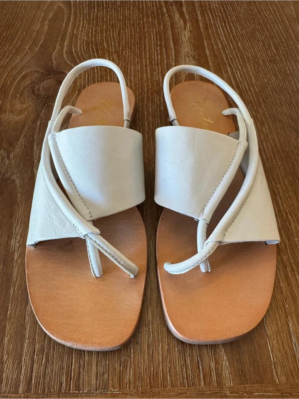 Matisse Shayla white asymmetrical flat sandal 8M